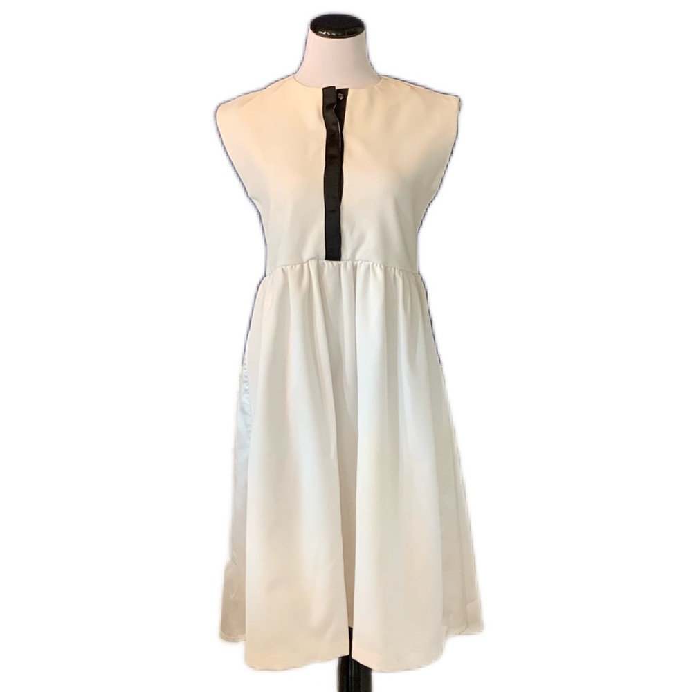 Honey Seed & Co. SZ S White/Black Sleeveless Baby Doll Dress